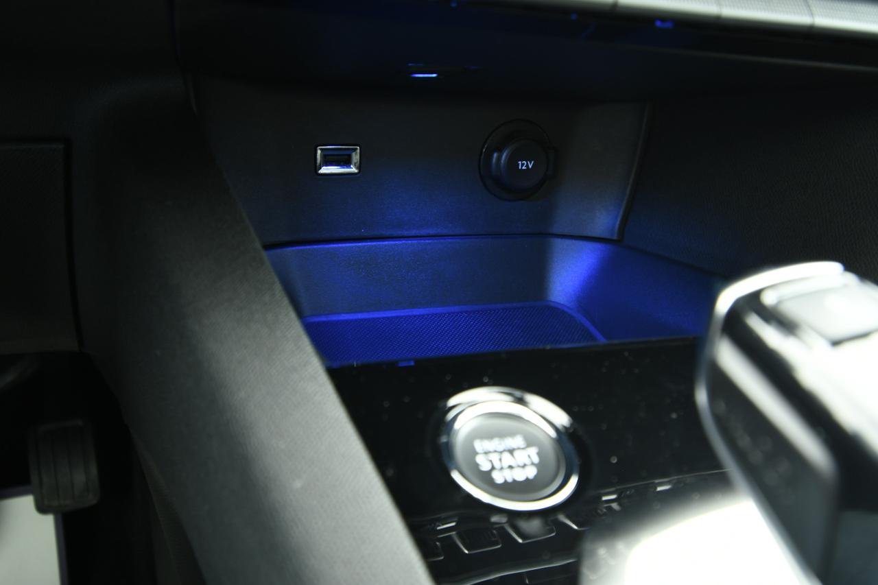 PEUGEOT 5008 1.5 bluehdi Allure Pack s&s 130cv eat8 CAMERA+APP CONNECT