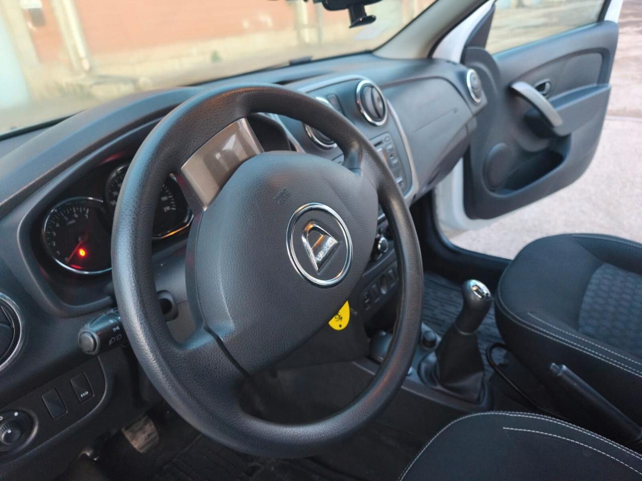 Dacia Logan 2015---900 GPL Neopatentati