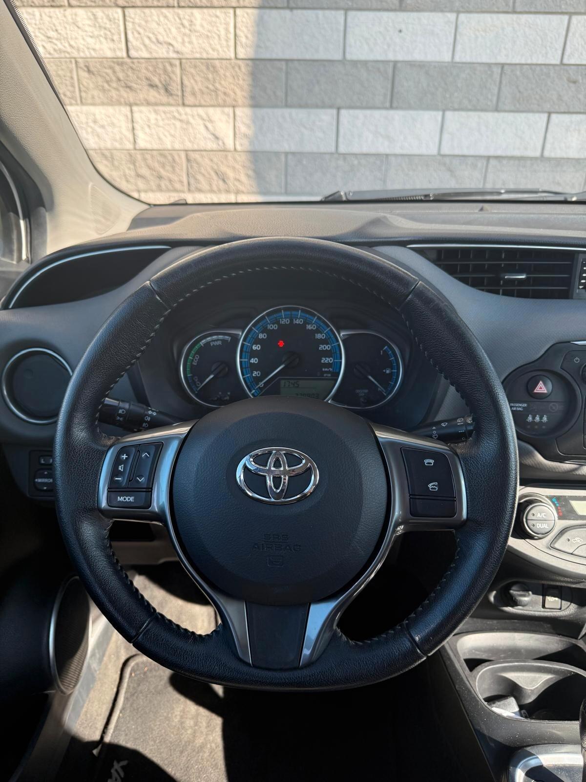 Toyota Yaris 1.5 5 porte Active
