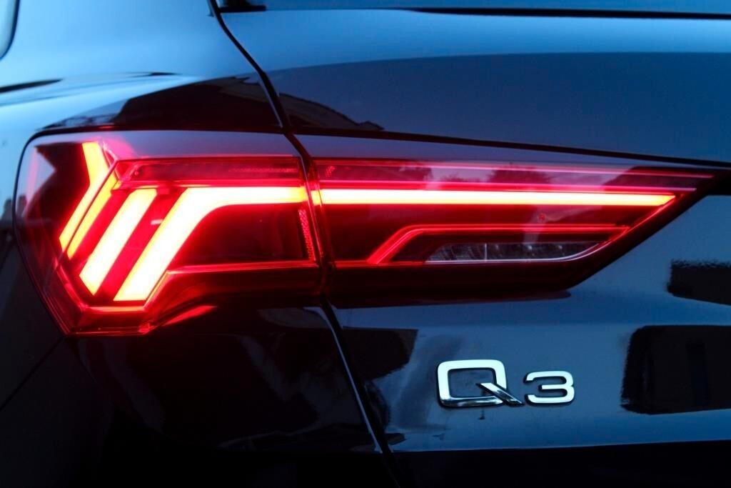 AUDI Q3 2.0 TDI 150 CV s-tronic *Matrix *Camera