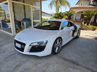 Audi R8 4.2 V8 FSI Quattro