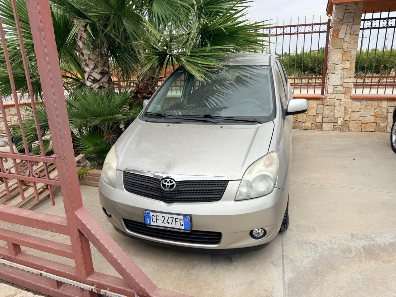 Toyota Corolla Verso 2.0 tdi D-4D