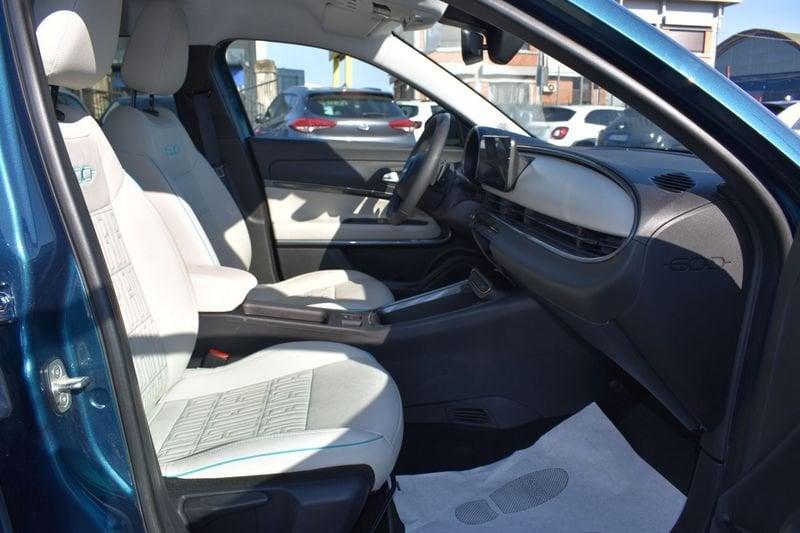 FIAT 600 1.2 Hybrid 110cv La Prima