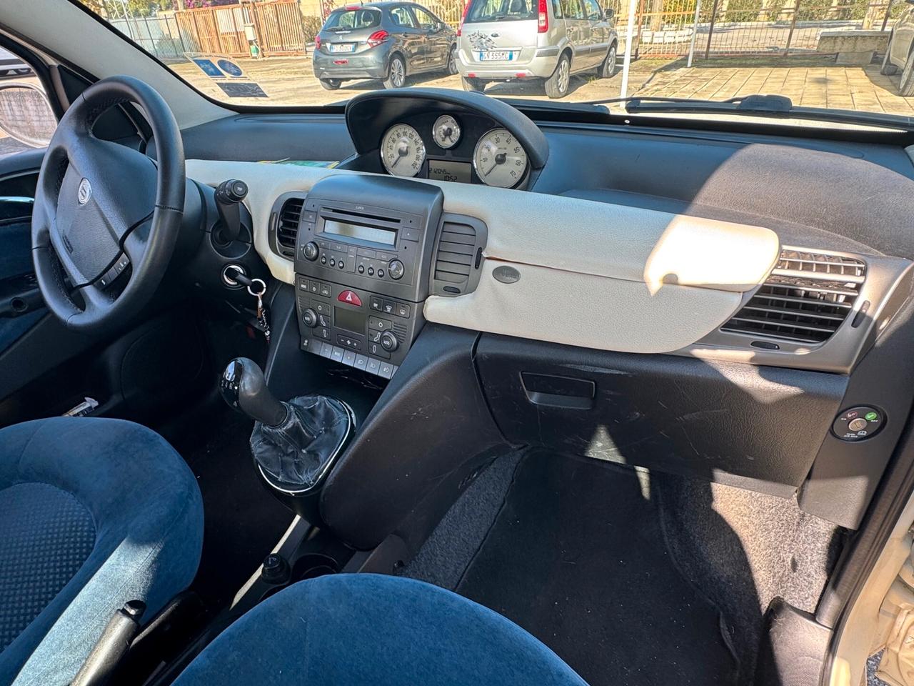 LANCIA YPSILON 1.3 MJ 70 CV. PLATINO TETTO+CERCHI