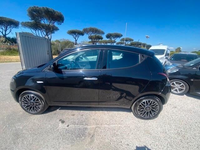 Lancia Ypsilon 1.0 FireFly 5 porte S&S Hybrid Gold Plus No Obbligo di finanziamneto