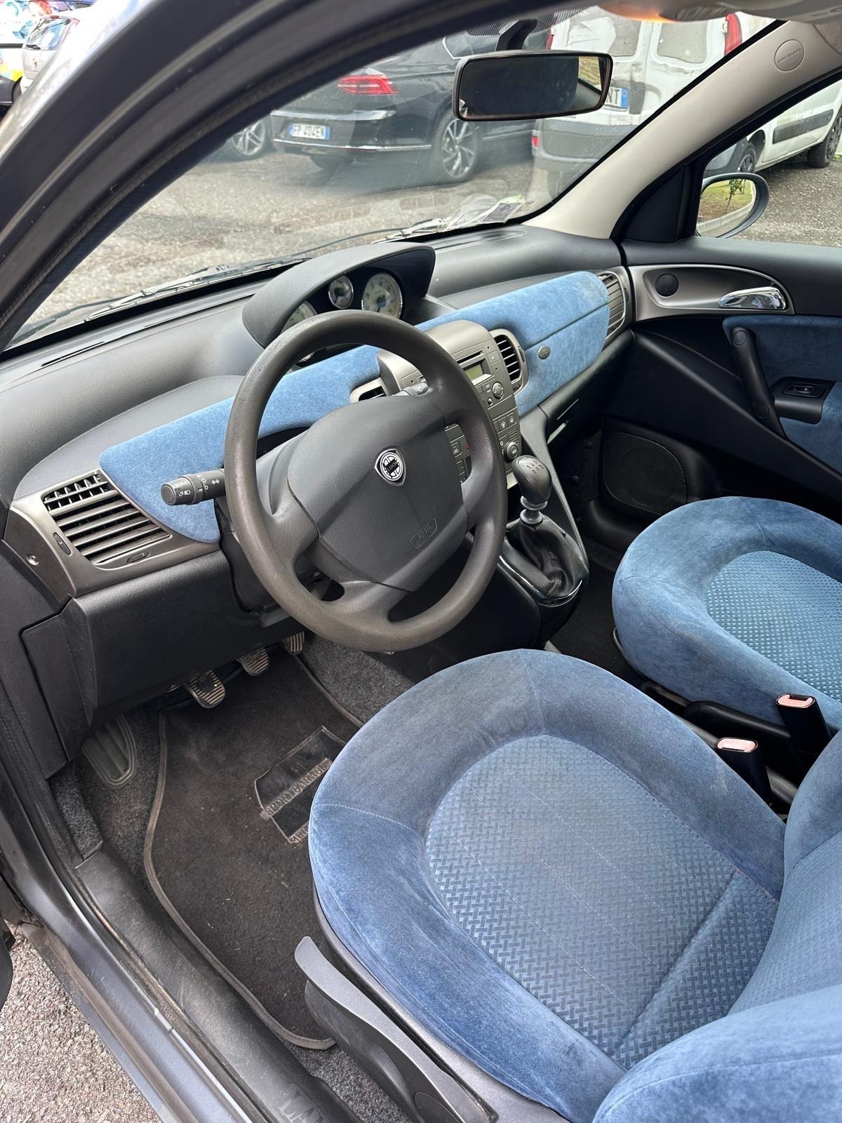 Lancia Ypsilon 1.4 16V Platino NEOPATENTATI