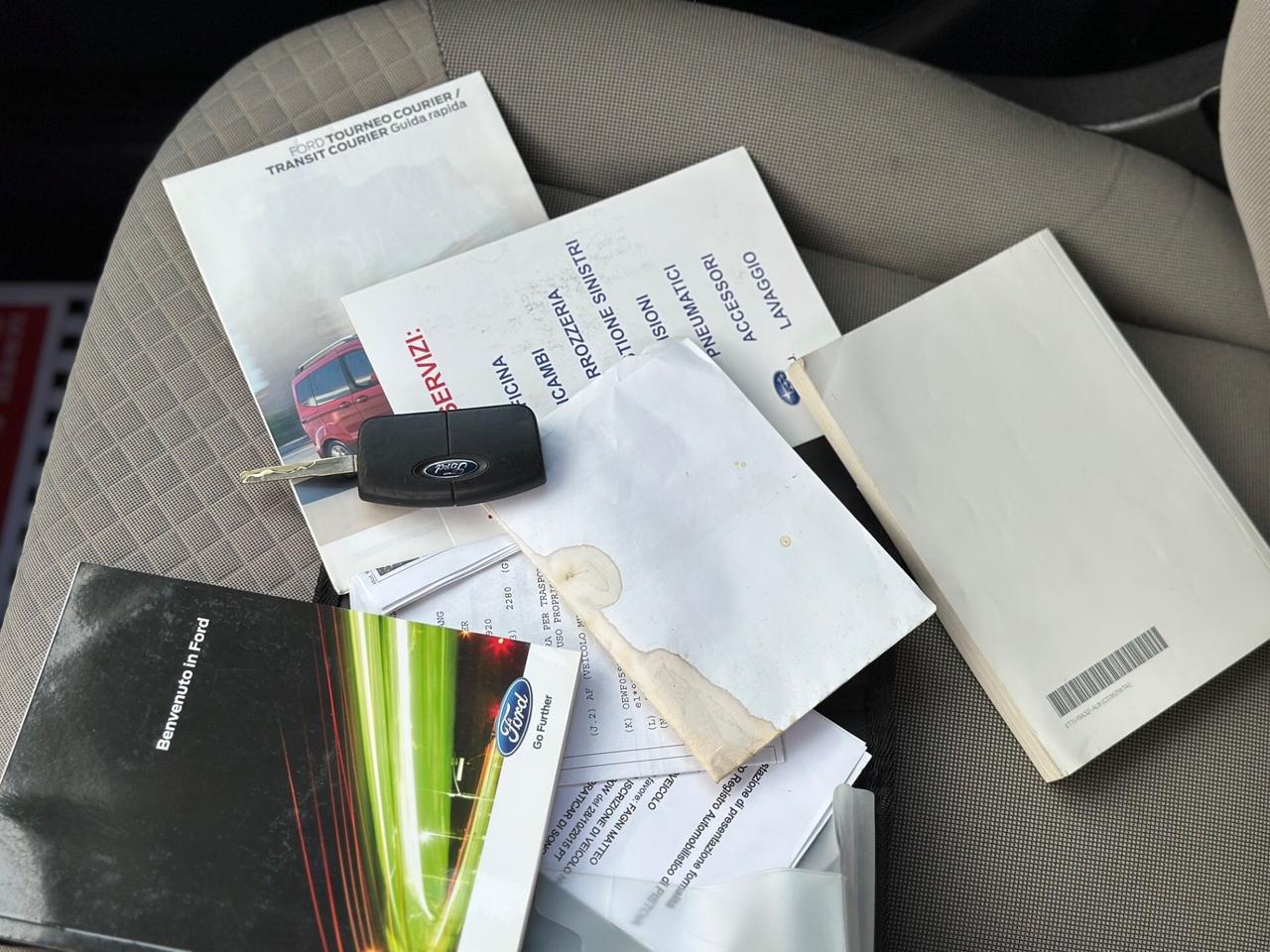 Ford Tourneo Courier 2015 1.6 TDCI 95 CV Titanium