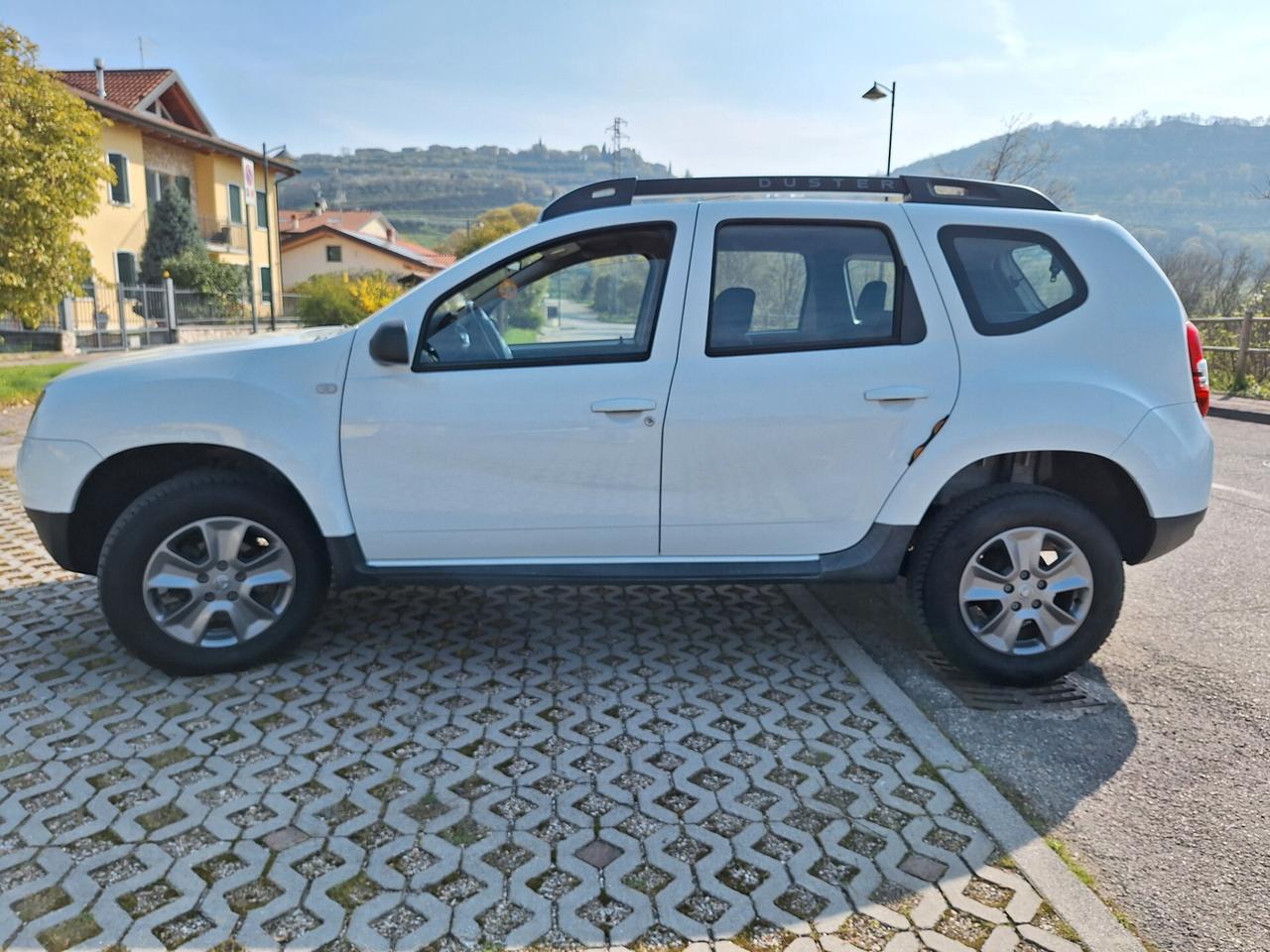 Dacia Duster 1.6 GPL DISTRIBUZIONE NUOVA