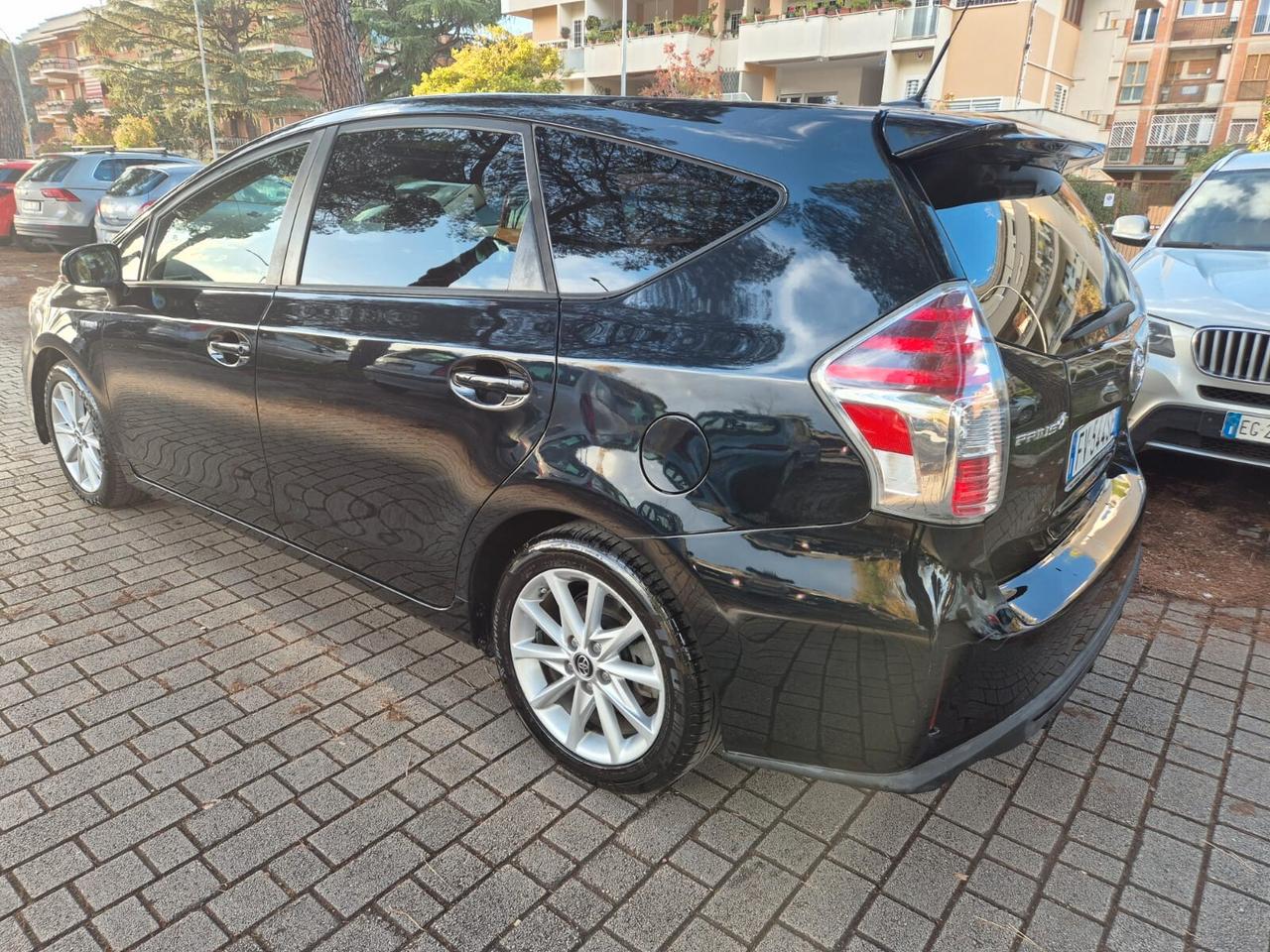 Toyota Prius + 1.8 Style