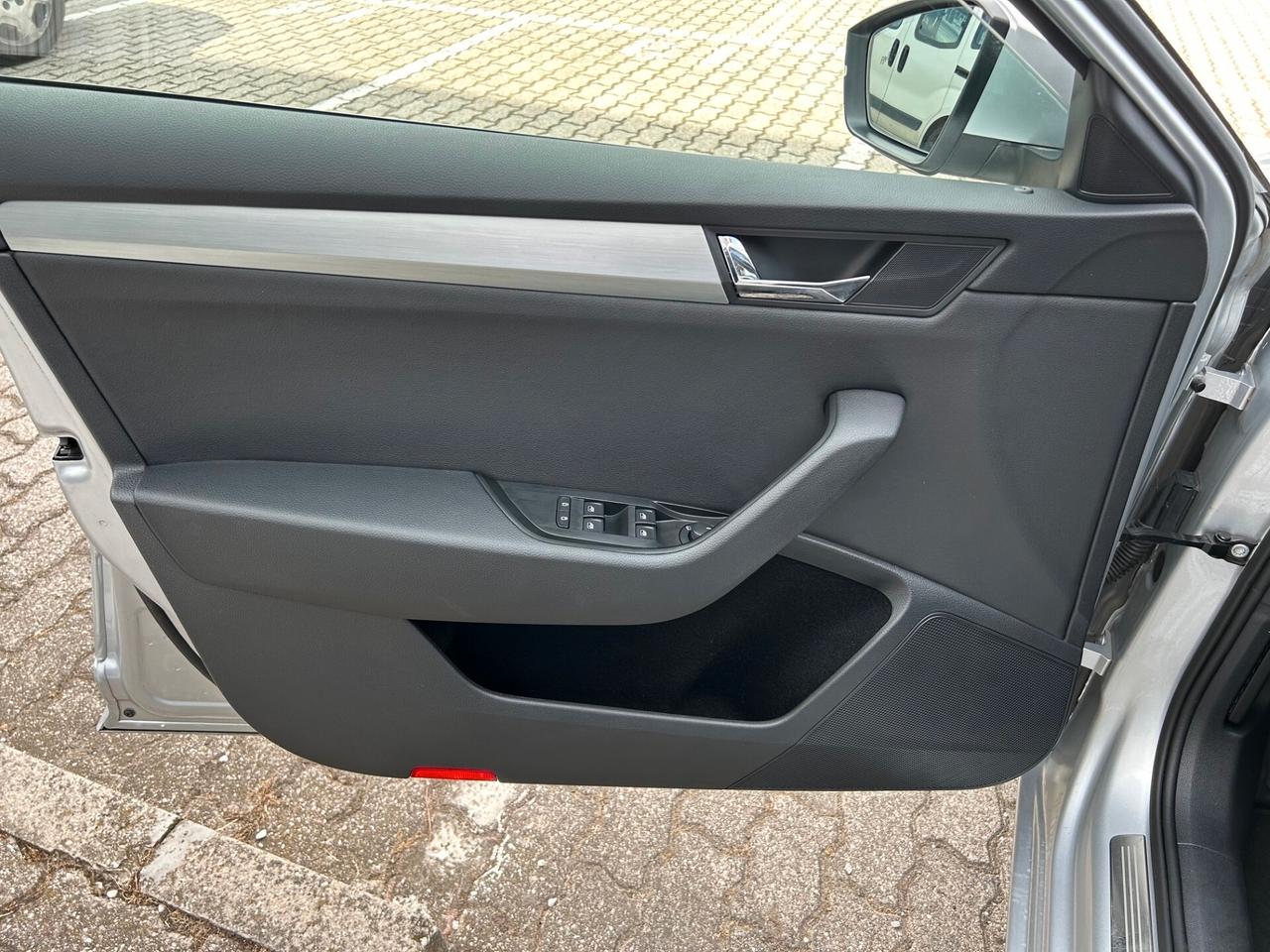 Skoda Superb Wagon 2.0 tdi 4x4 190cv dsg GRANDINATA