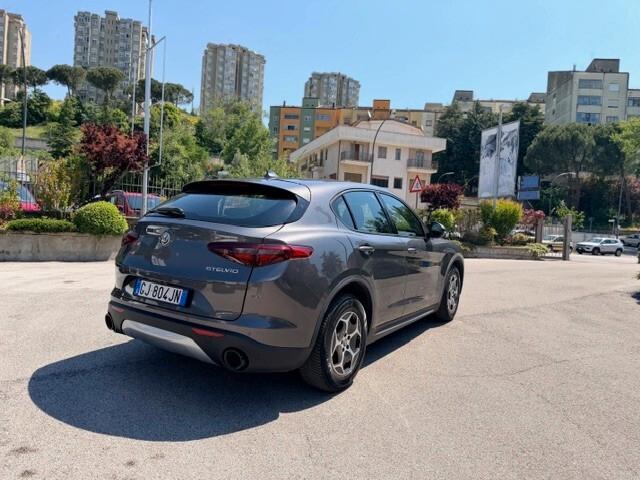 Alfa Romeo Stelvio 2.2 Turbodiesel 160 CV AT8 RWD Super Business