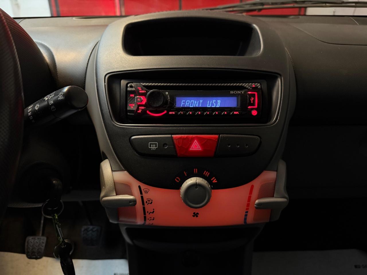 Peugeot 107 1.0 68CV 5p. Sweet Years NEOPATENTATI