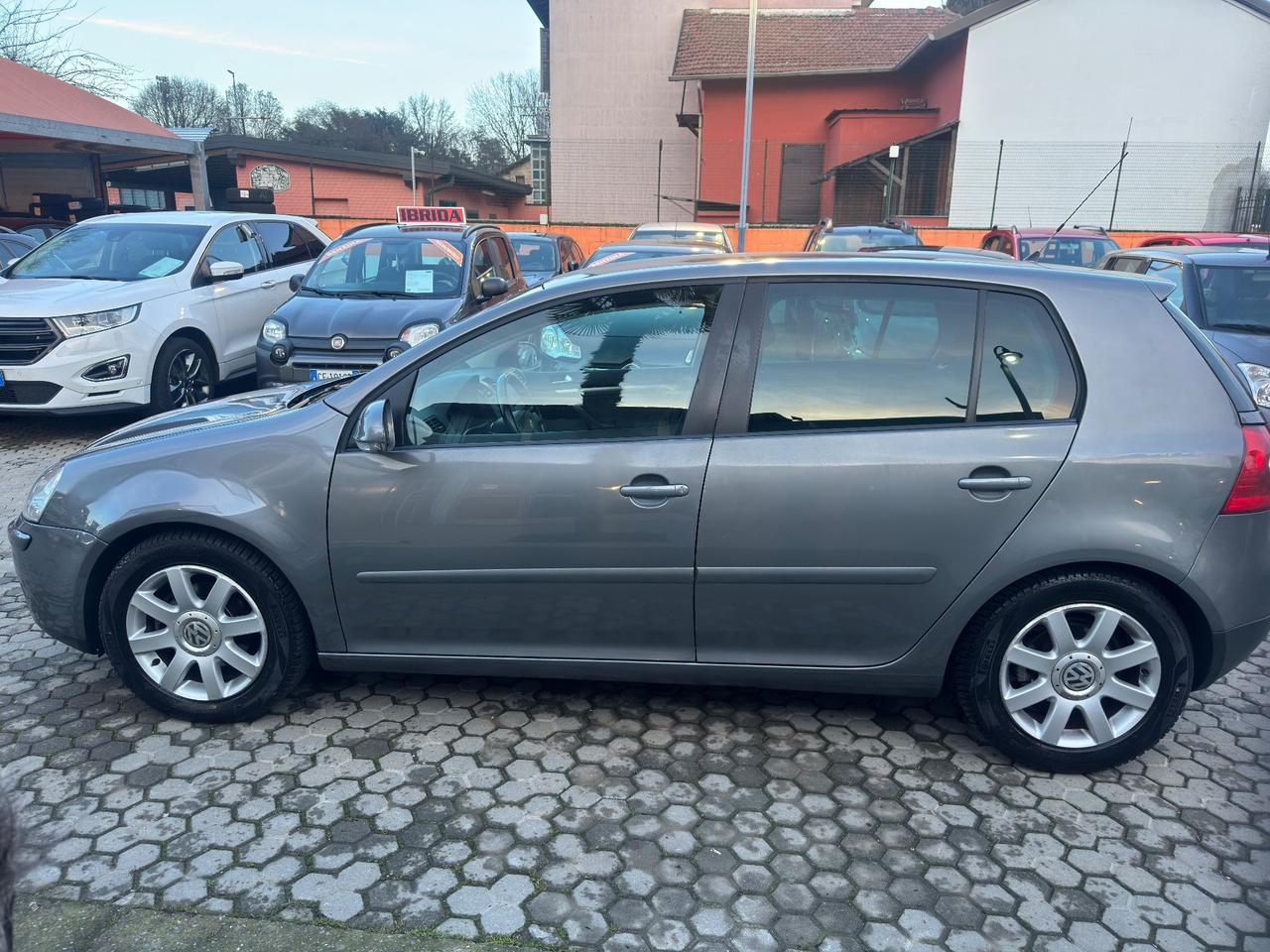 Volkswagen Golf ADATTA A NEOPATENTATI 1.6 16V FSI 5p. Comfortline