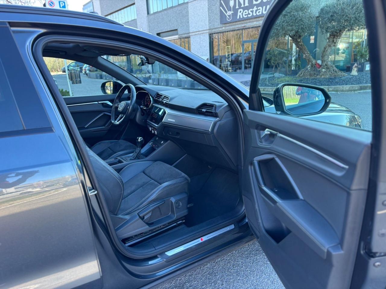 Audi Q3 40 TFSI quattro S tronic line edition