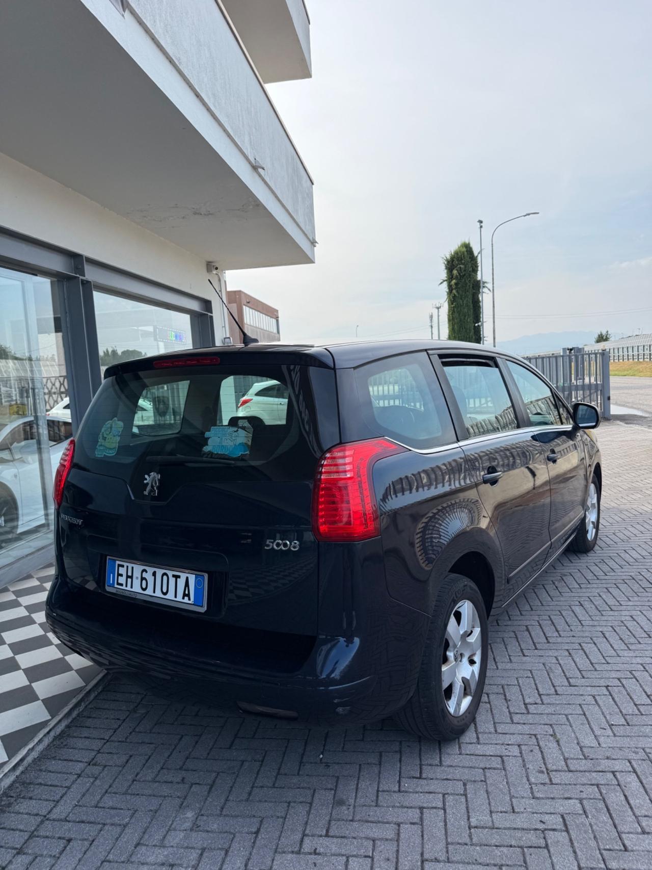 Peugeot 5008 2.0 HDi 150CV Business