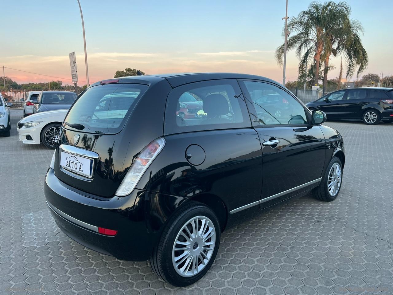 LANCIA Ypsilon 1.2 69 CV Platinum