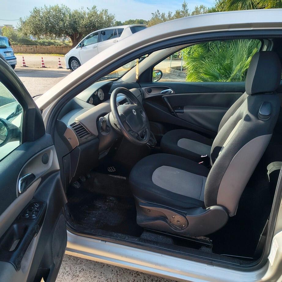 Lancia Ypsilon 1.2 Argento