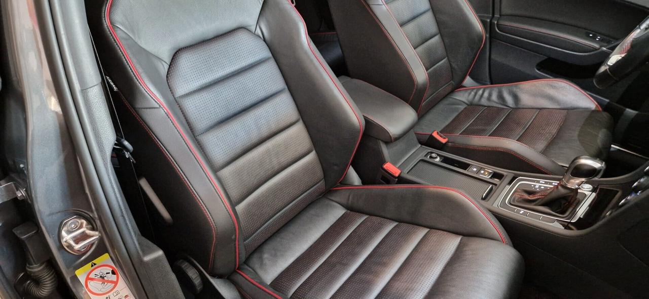 Volkswagen Golf GTI Performance 2.0 245 CV TSI DSG 5p. BMT