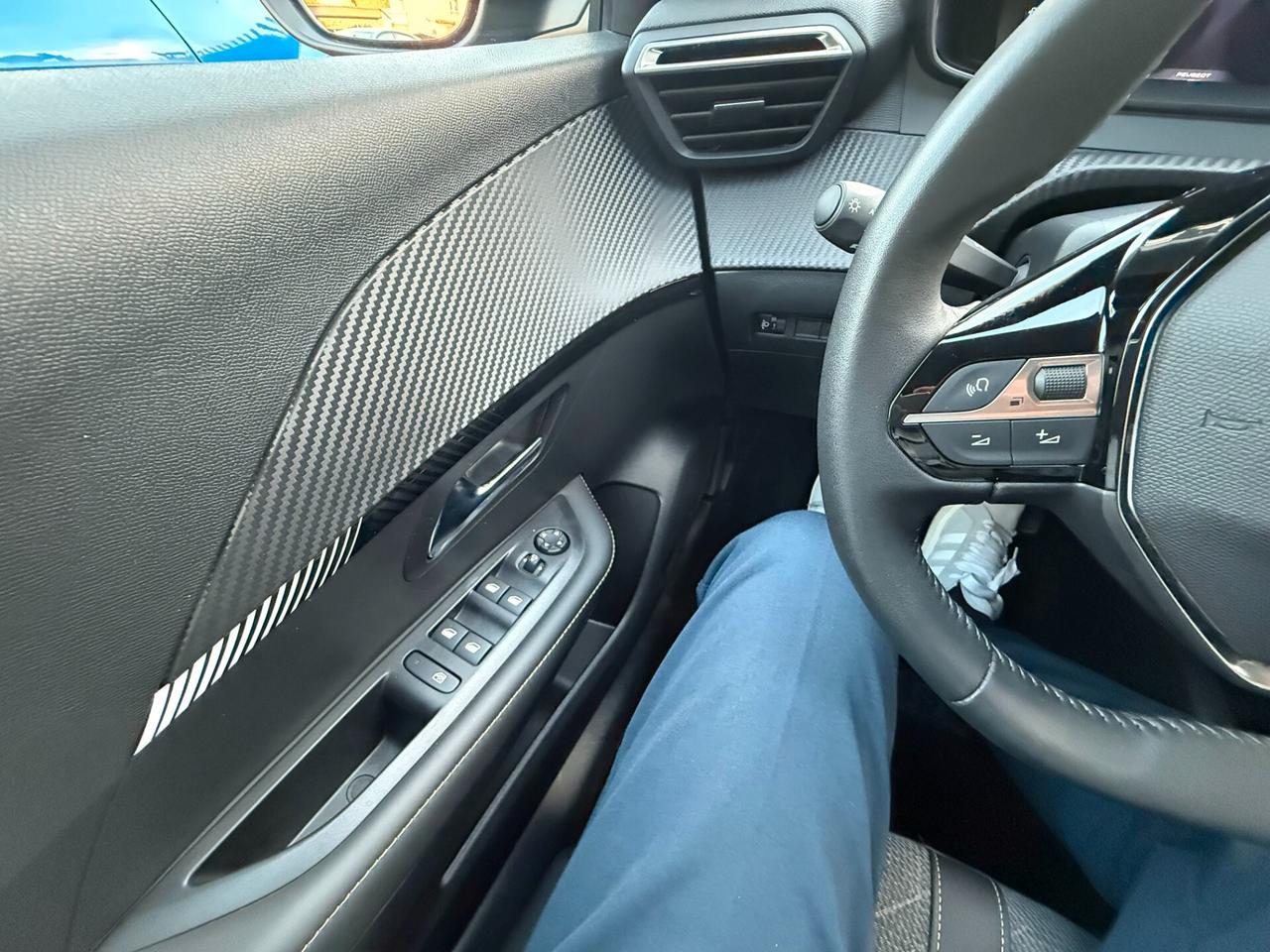 Peugeot 208 PureTech 100 Stop&Start 5 porte Allure