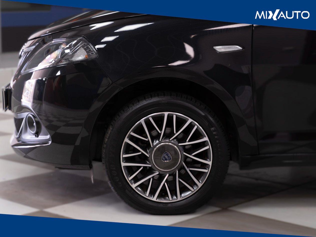 Lancia Ypsilon 1.0 Firefly Hybrid Gold Plus 70CV 5 Porte