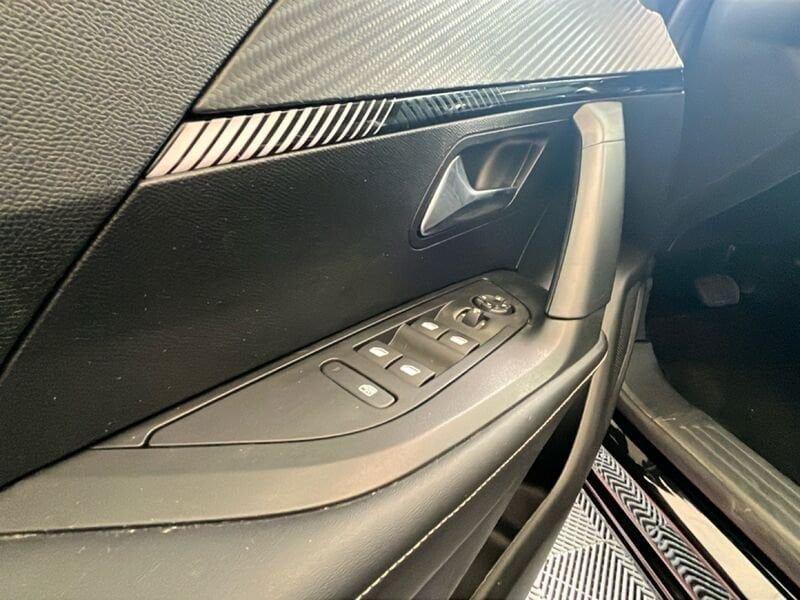 Peugeot 2008 BlueHDi 130 EAT8 Allure S/S