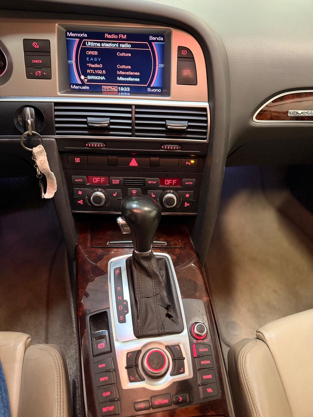 Audi A6 allroad 3.0TDI V6 4x4 full optional