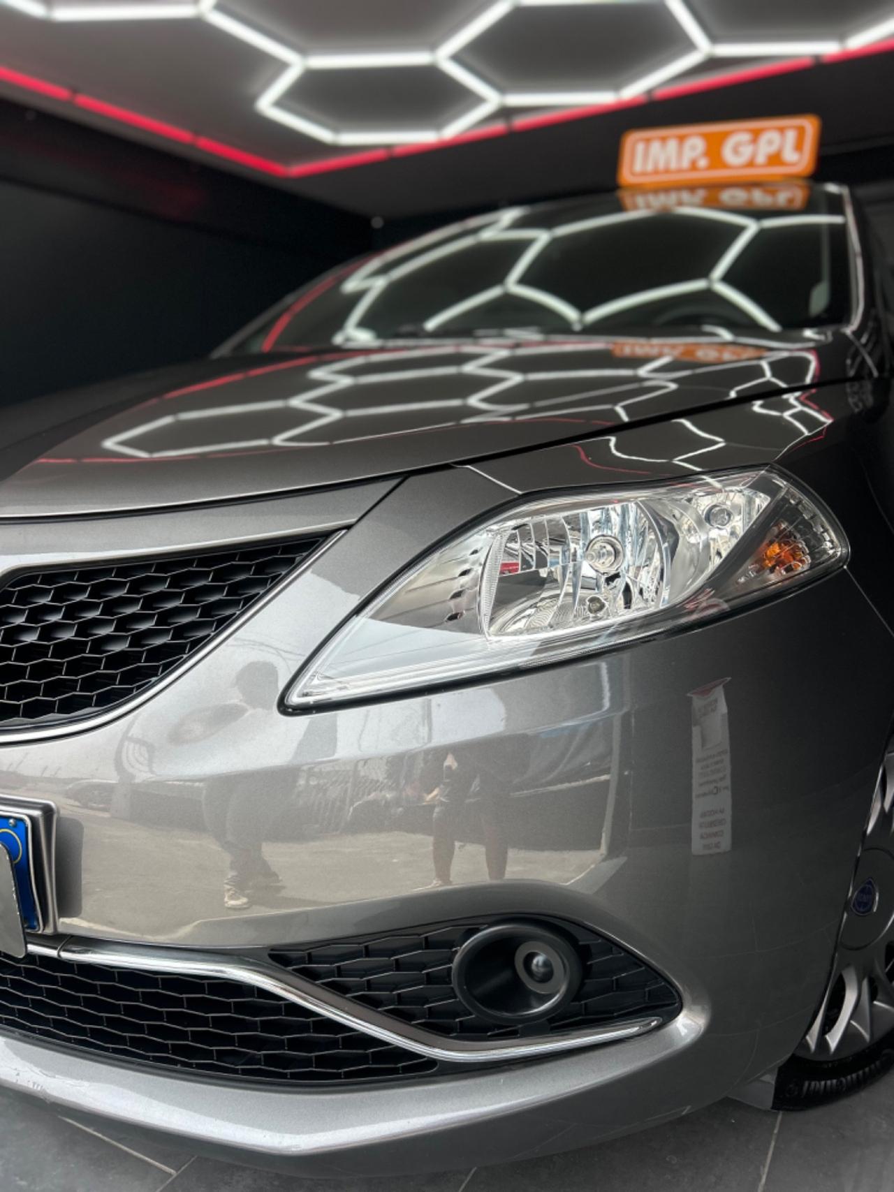 Lancia Ypsilon 1.2 Gpl Ecochic Platinum 11/2016