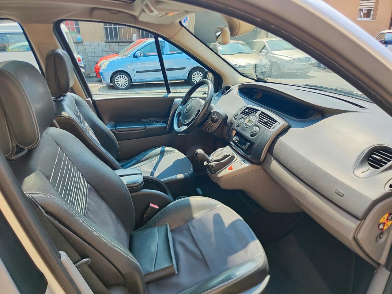 Renault Grand Scénic 1.9 dCi 7 posti