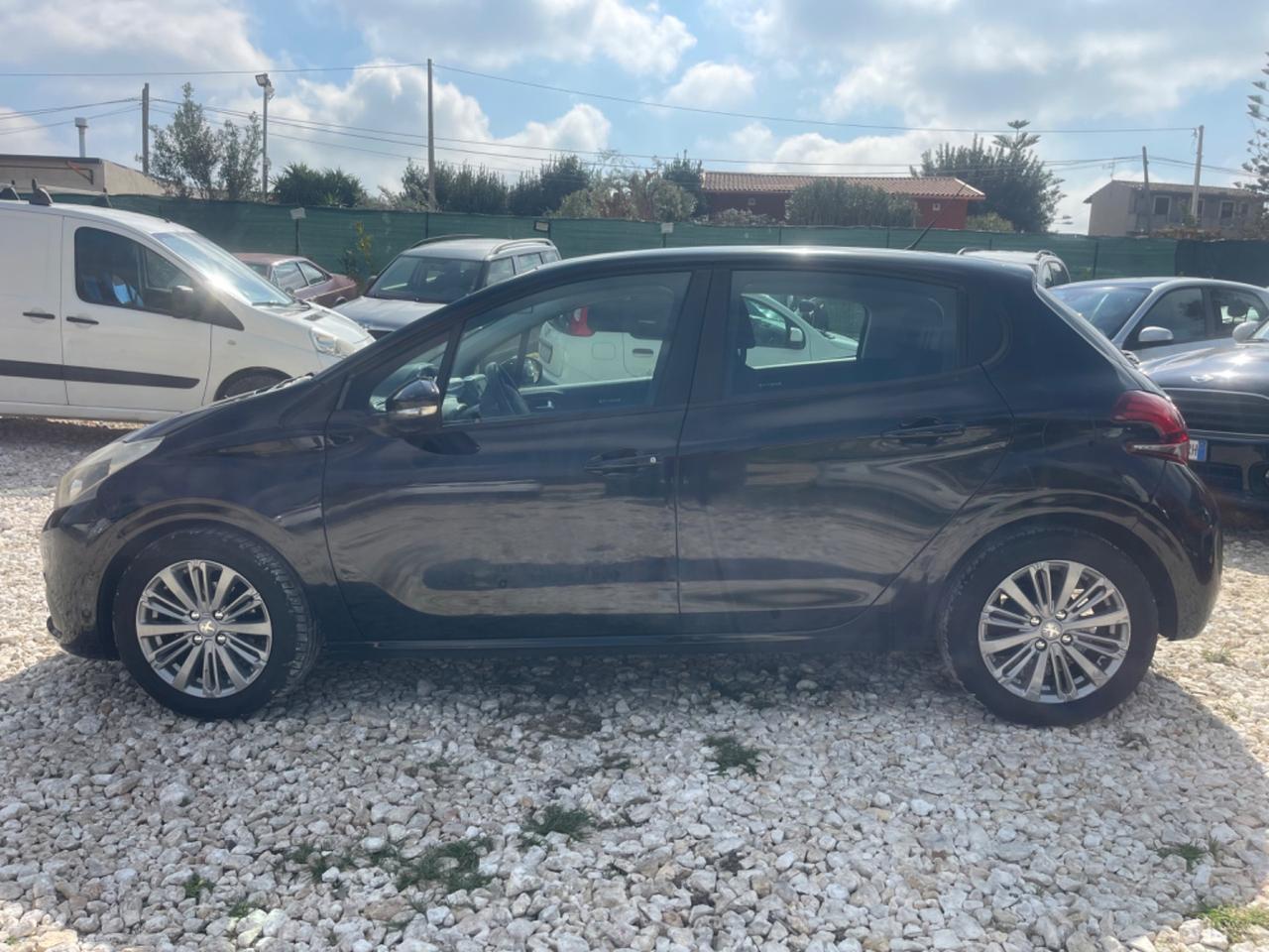 Peugeot 208 PureTech 82 5 porte Allure