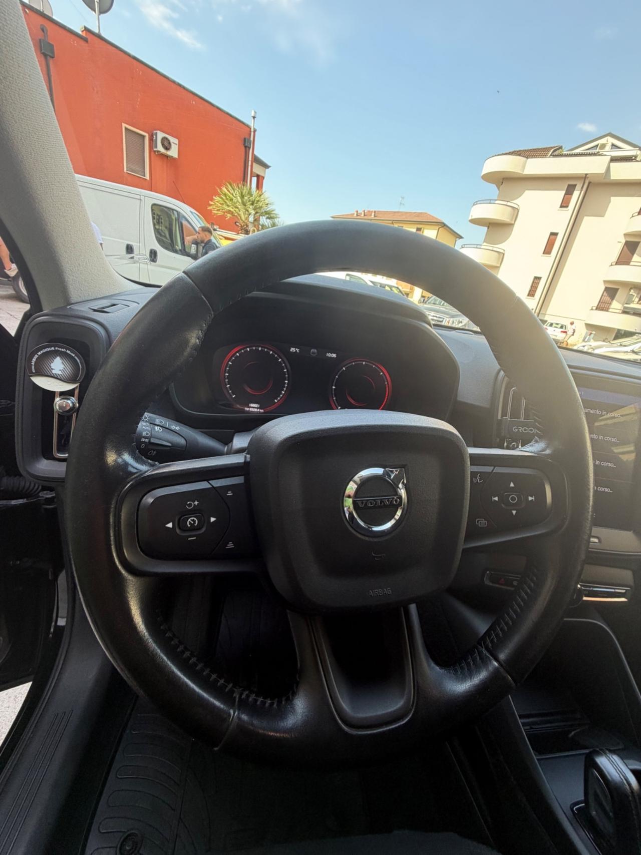 Volvo XC40 D4 AWD Geartronic Momentum
