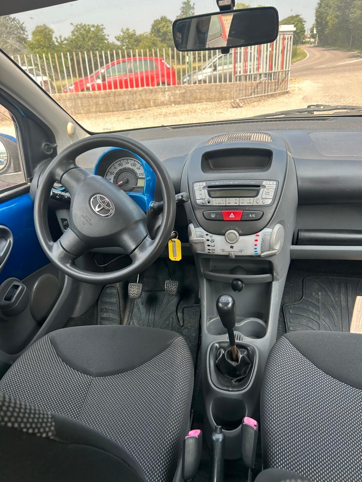 Toyota Aygo 1.0 12V VVT-i 5 porte OK Neo patentati