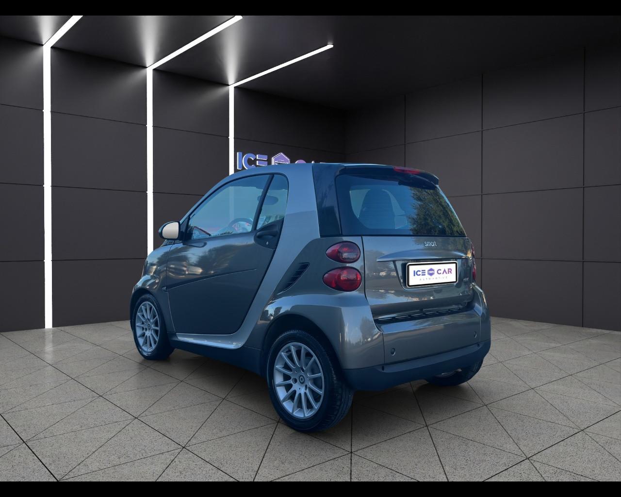 SMART fortwo 2ª serie - fortwo 1000 52 kW MHD coupé passion