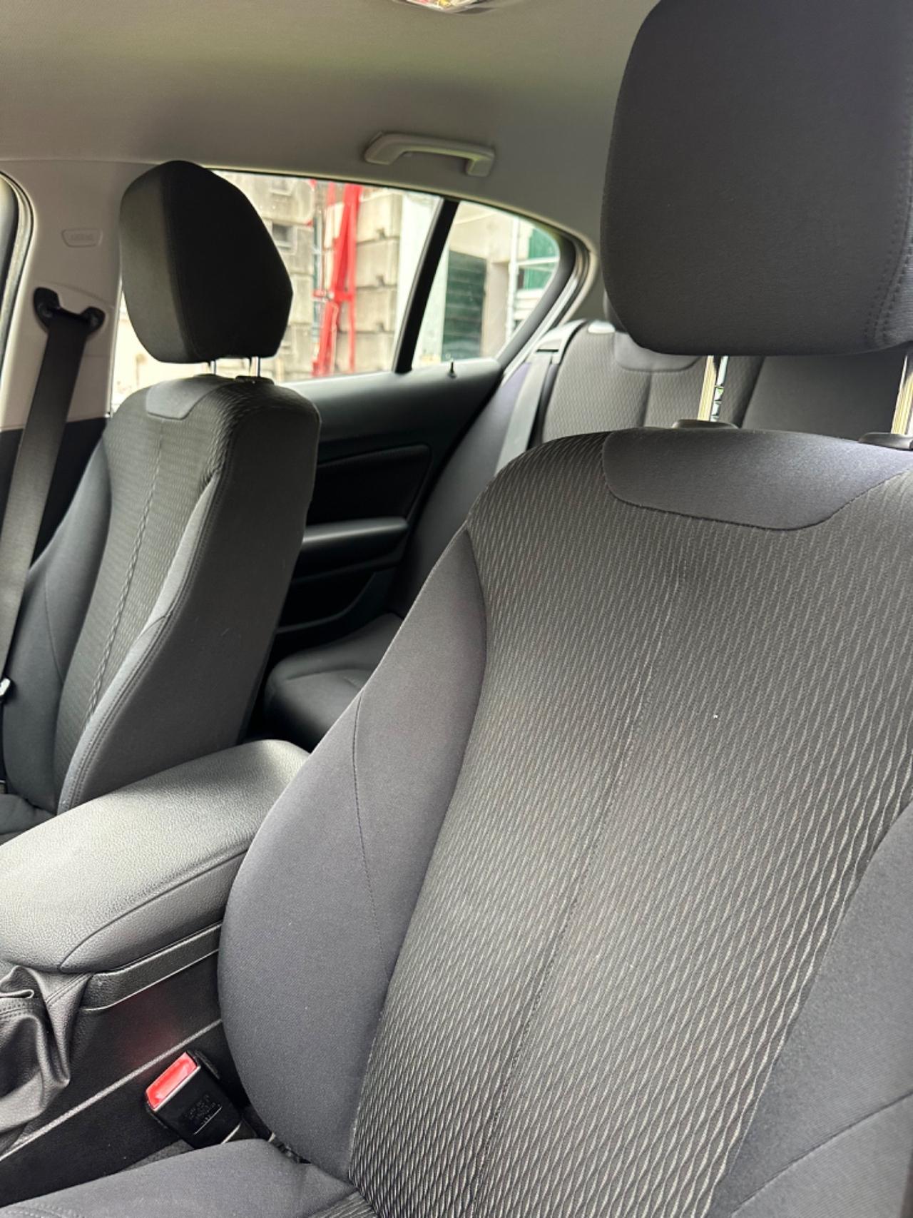 Bmw 116d 5p. URBAN GARANZ UNICOPR KMCERT EU5B
