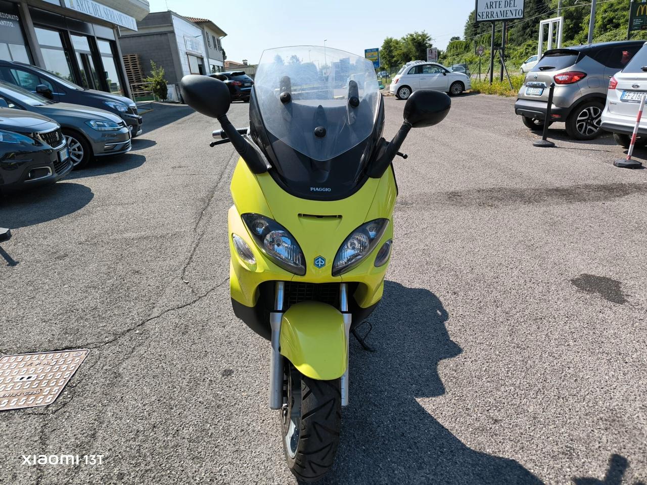 PIAGGIO X9 500