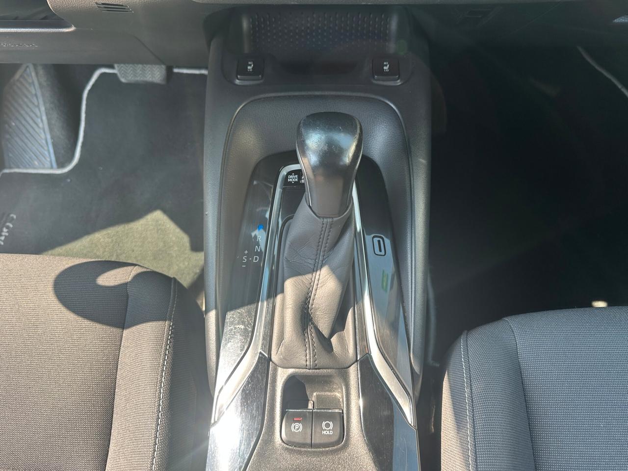Toyota Corolla 2.0 Hybrid Business