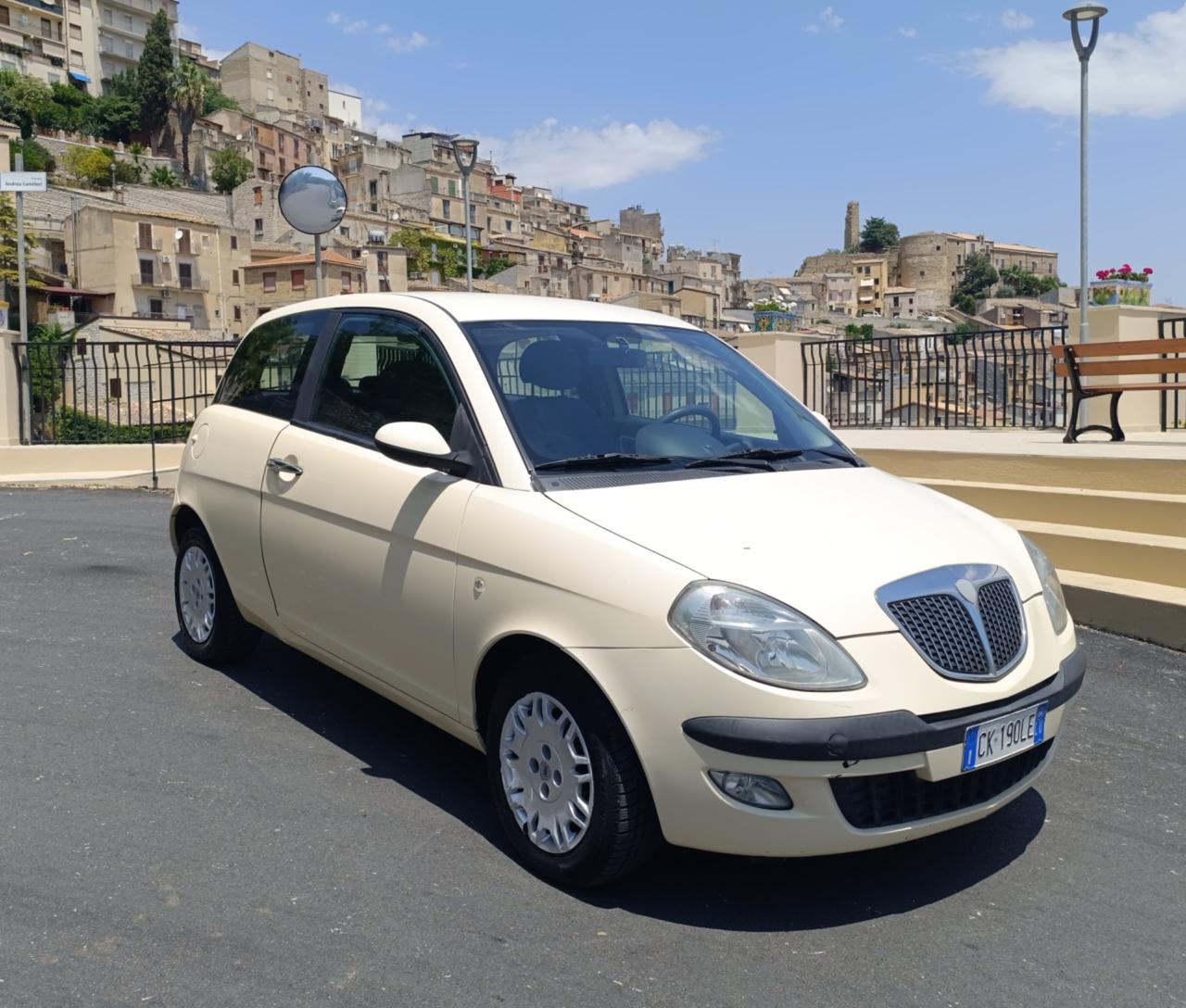 Lancia Ypsilon 1.2 Argento