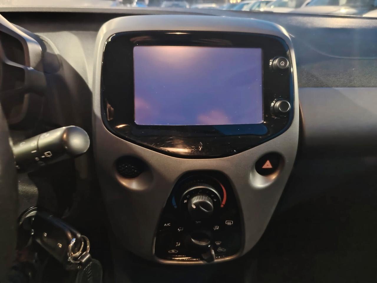 Toyota Aygo Connect 1.0 VVT-i 72 CV 5 porte