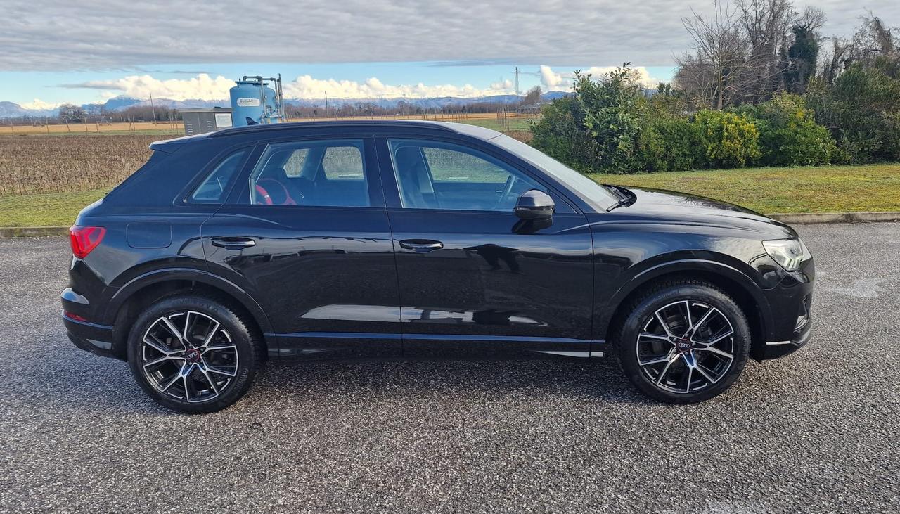 Audi Q3 35 TFSI S tronic Identity Black