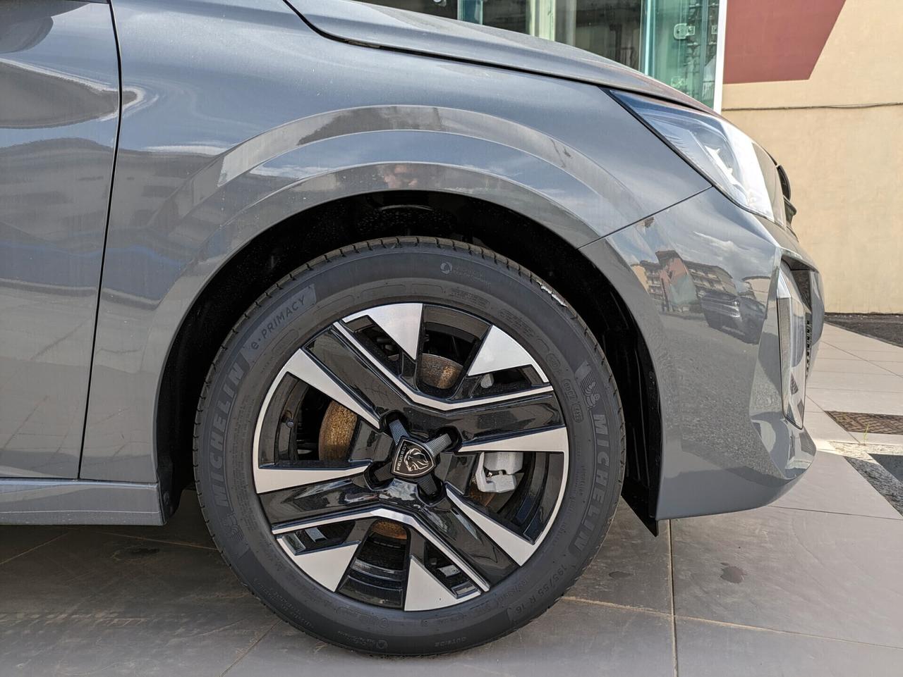 Peugeot 208 100 ALLURE