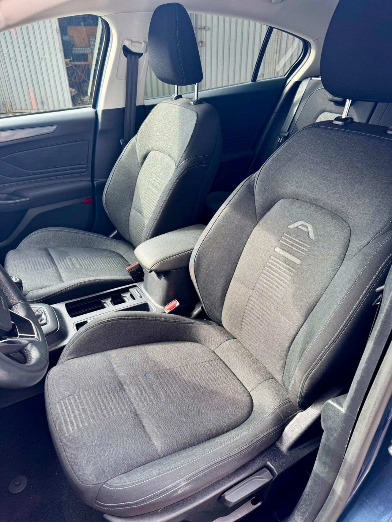 Ford Focus 1.0 Hybrid 125 CV Active acc permute