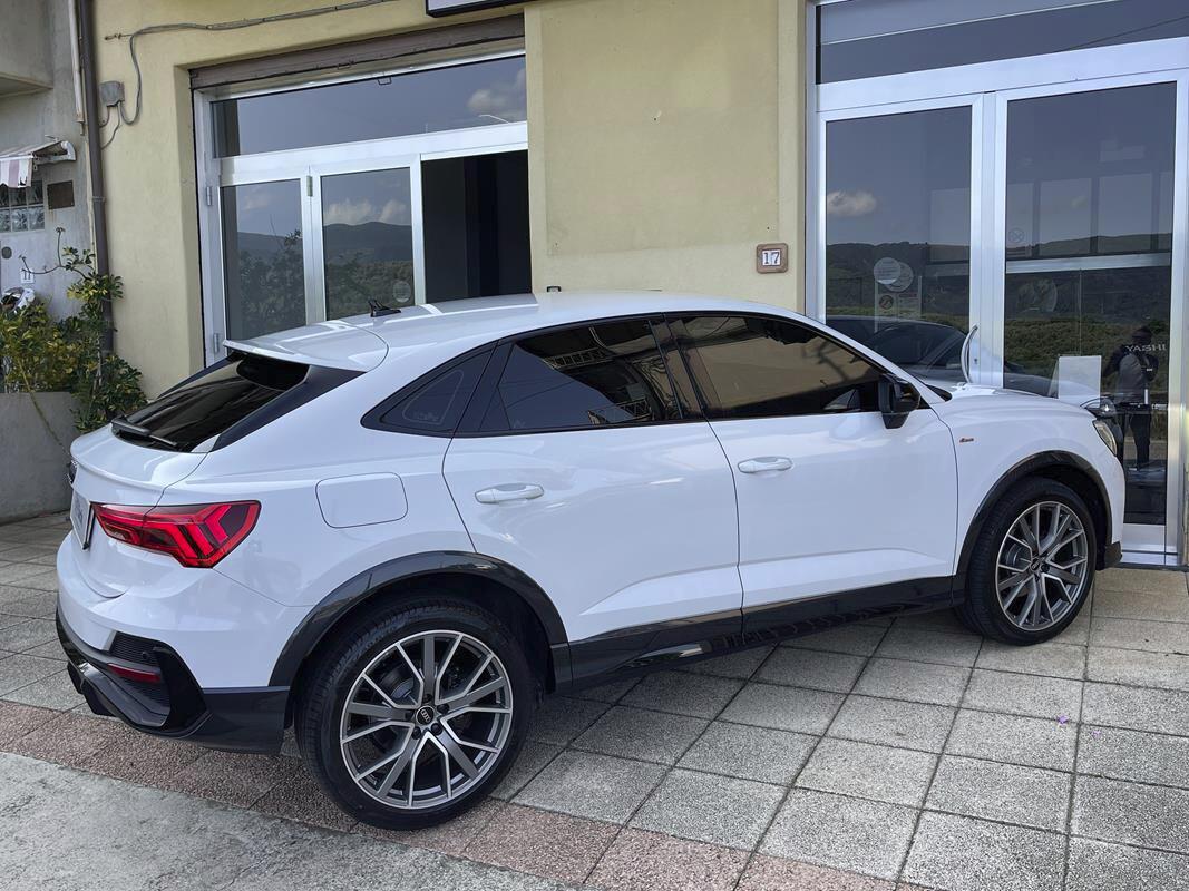 Audi Q3 SPB 35 TDI S tronic S line edition Interno/Esterno-Navigazione MMI plus-Fari Full Led matrix-Retrocamera-Cerchi lega Audi Sport 20"-Pack Black edition