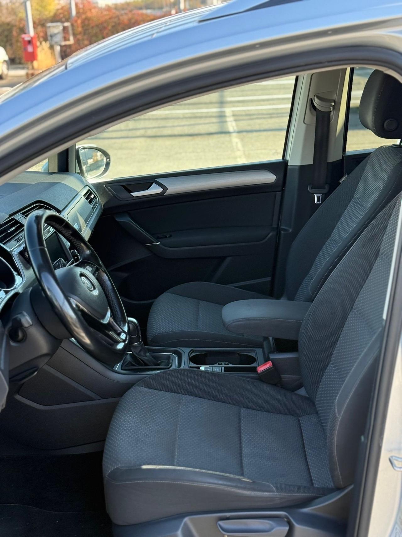 Volkswagen Touran 2.0 TDI 150 CV SCR DSG Executive BlueMotion Tech.