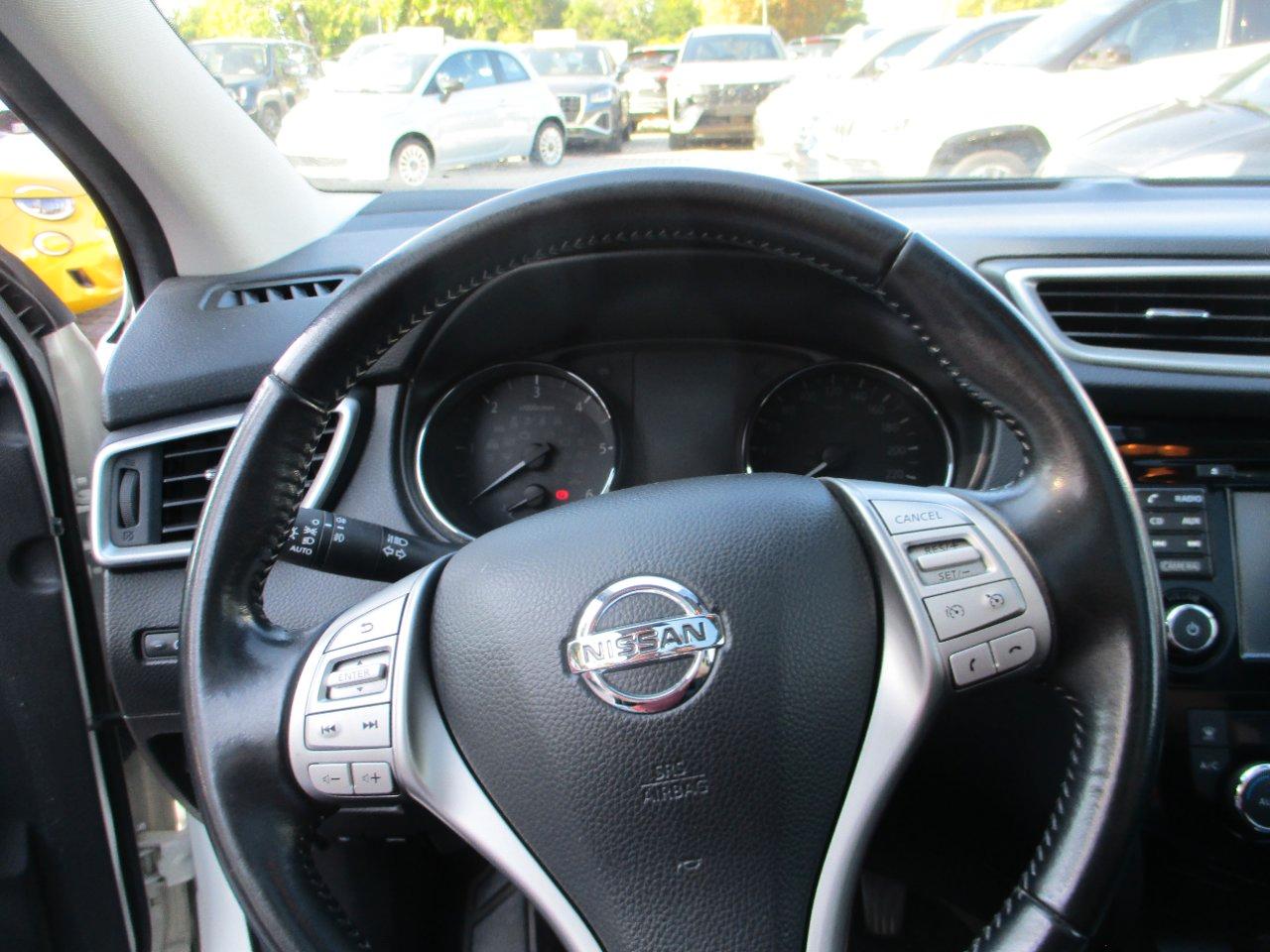 Nissan Qashqai 1.5 dci 360 110cv E6 TETTO/360/Frenata
