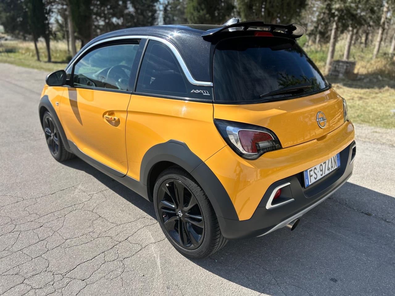 Opel Adam Rocks 1.2 70 CV