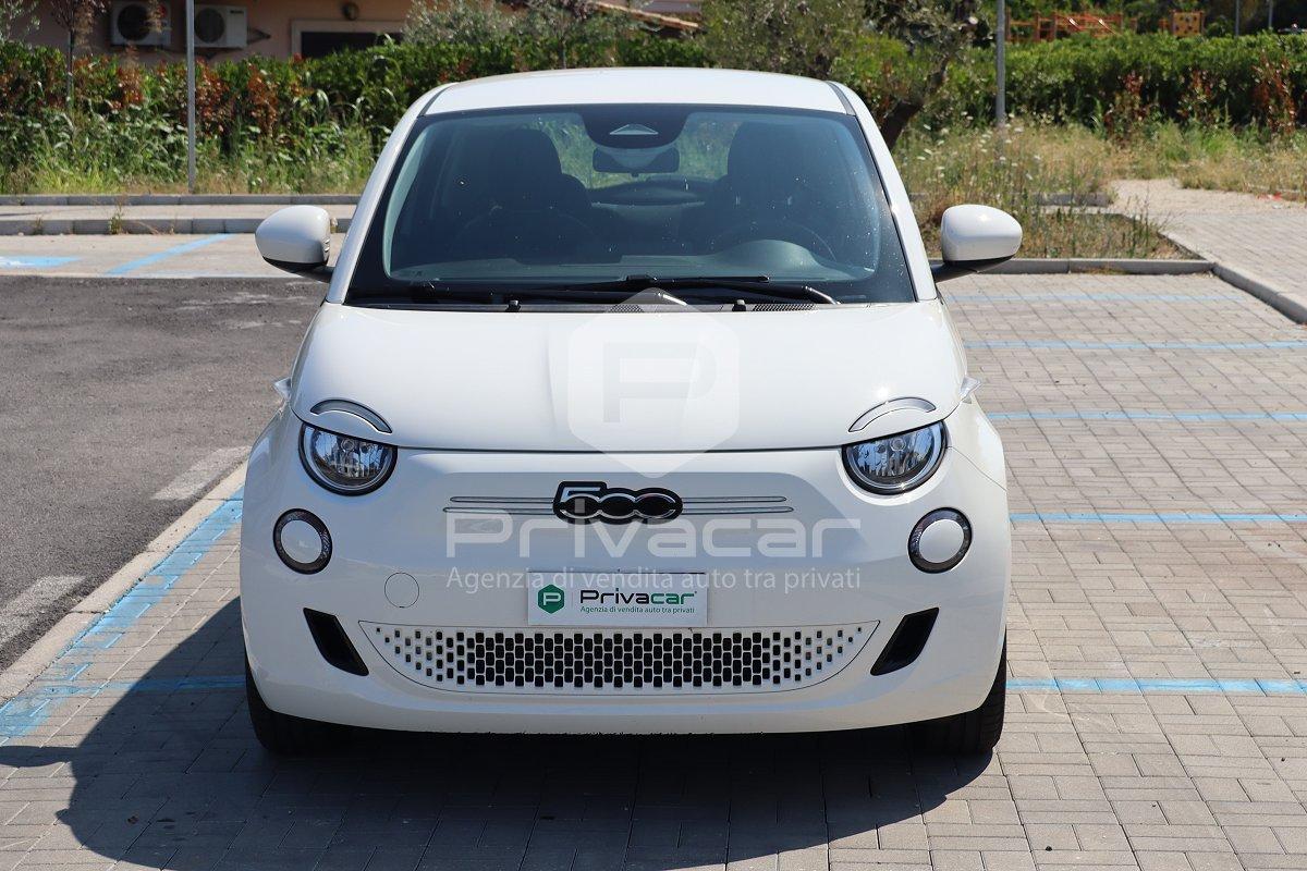 FIAT 500e Berlina 42 kWh La Prima