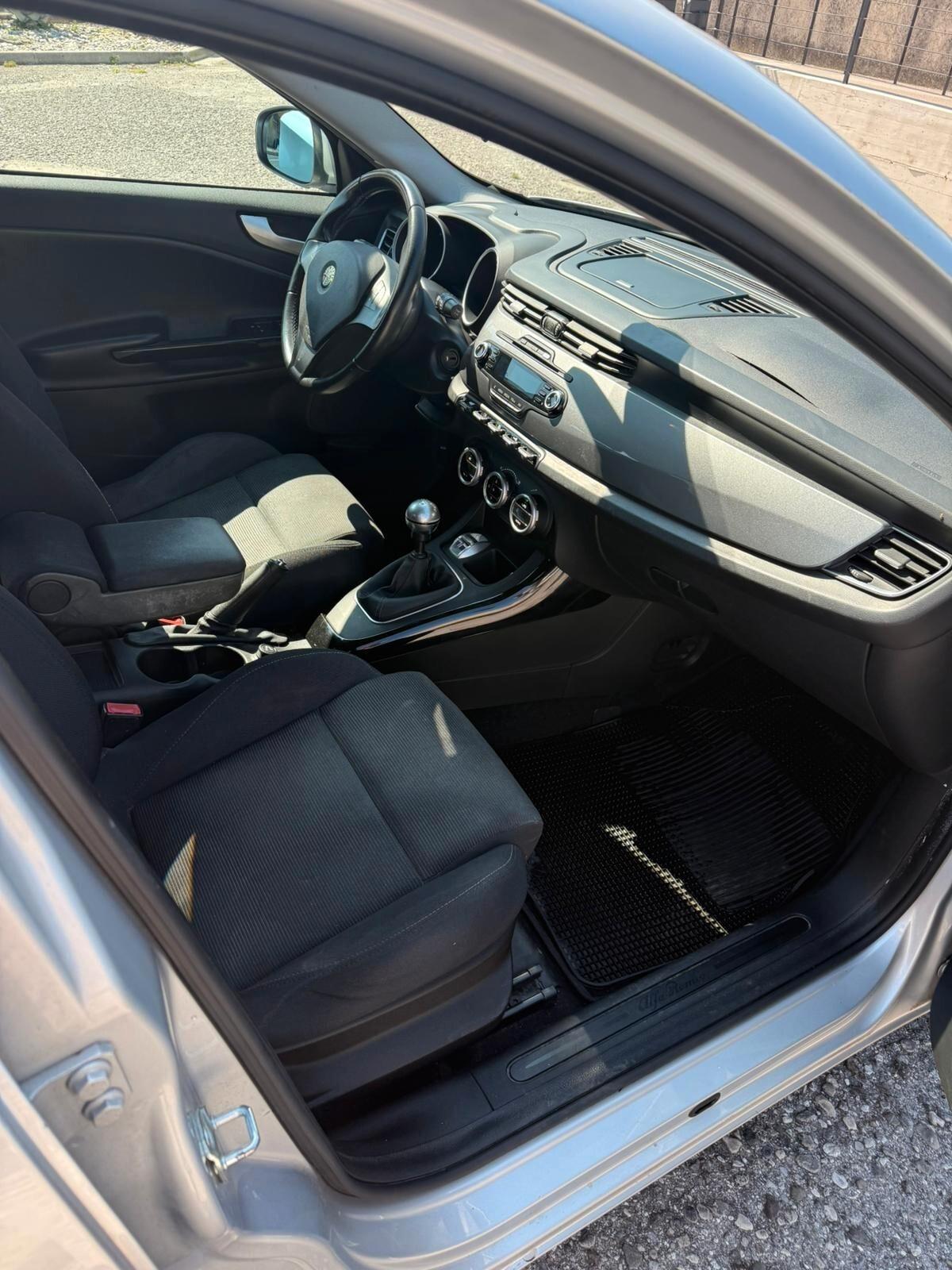 Alfa Romeo Giulietta 1.6 JTDm-2 105 CV Distinctive