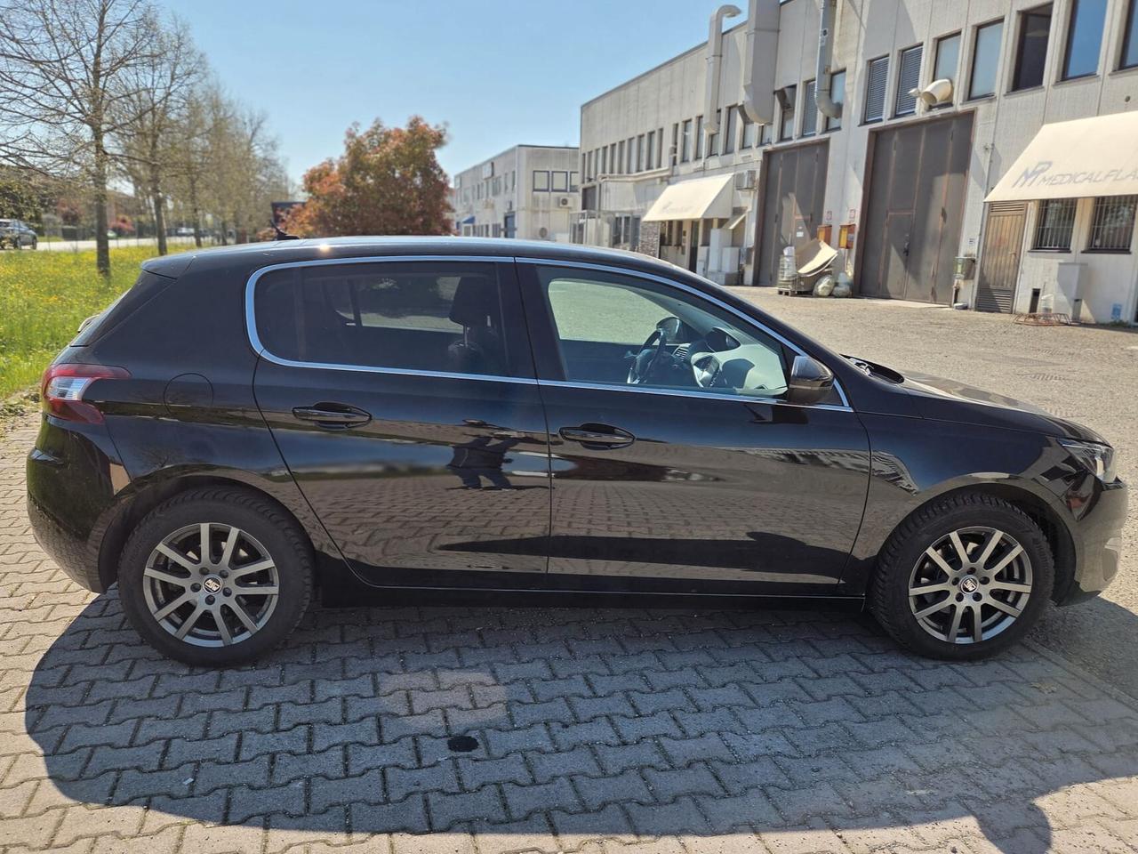 Peugeot 308 BlueHDi 120 S&S Allure
