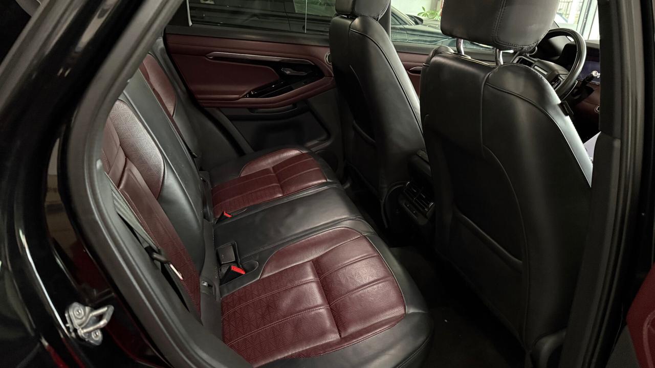 LAND ROVER EVOQUE HSE RDYNAMIC TETTO TOTAL BLACK