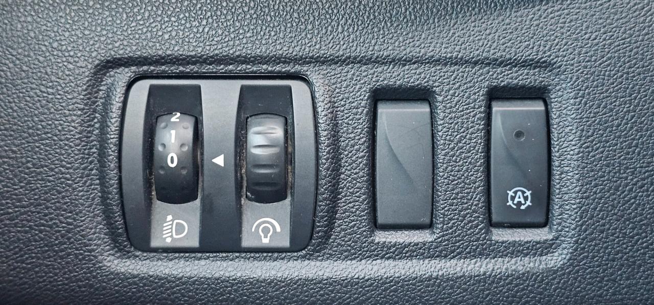 Renault Clio dCi 90 CV Moschino Intens