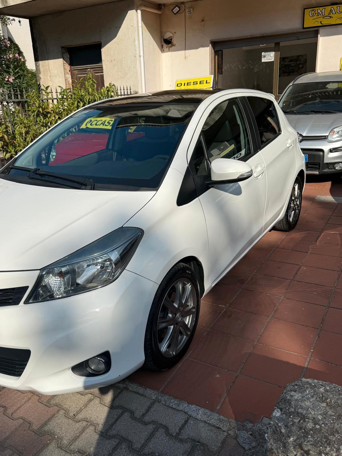 Toyota Yaris 1.4 D-4D 5 porte Lounge